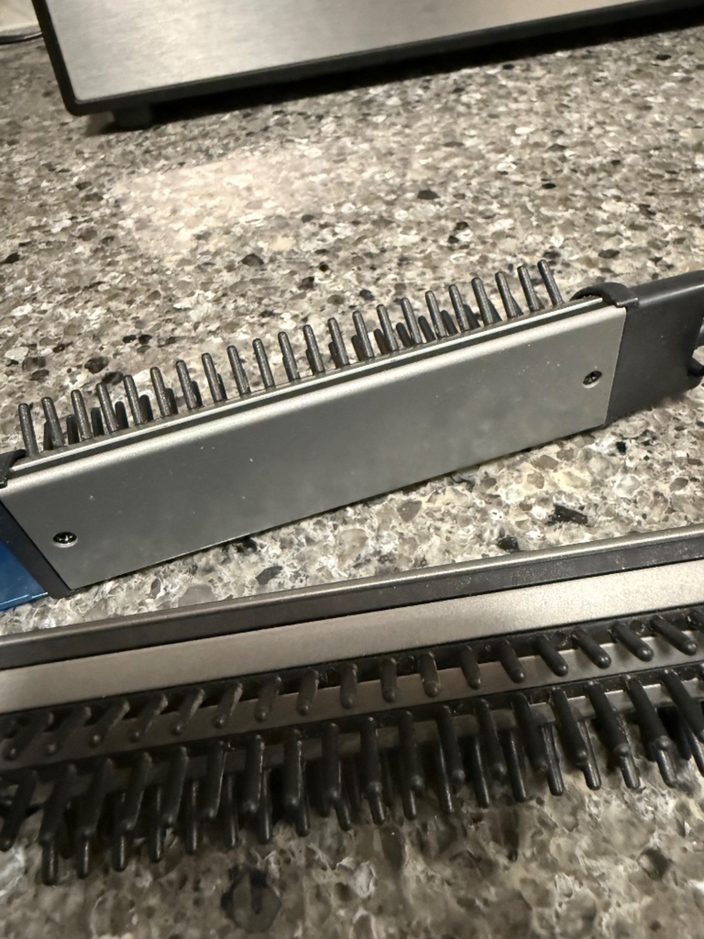 BaBylissPro Nano Titanium Omni Styler 1-1/4” Flat Iron & Style Comb BABNT8125 - Picture 2 of 8